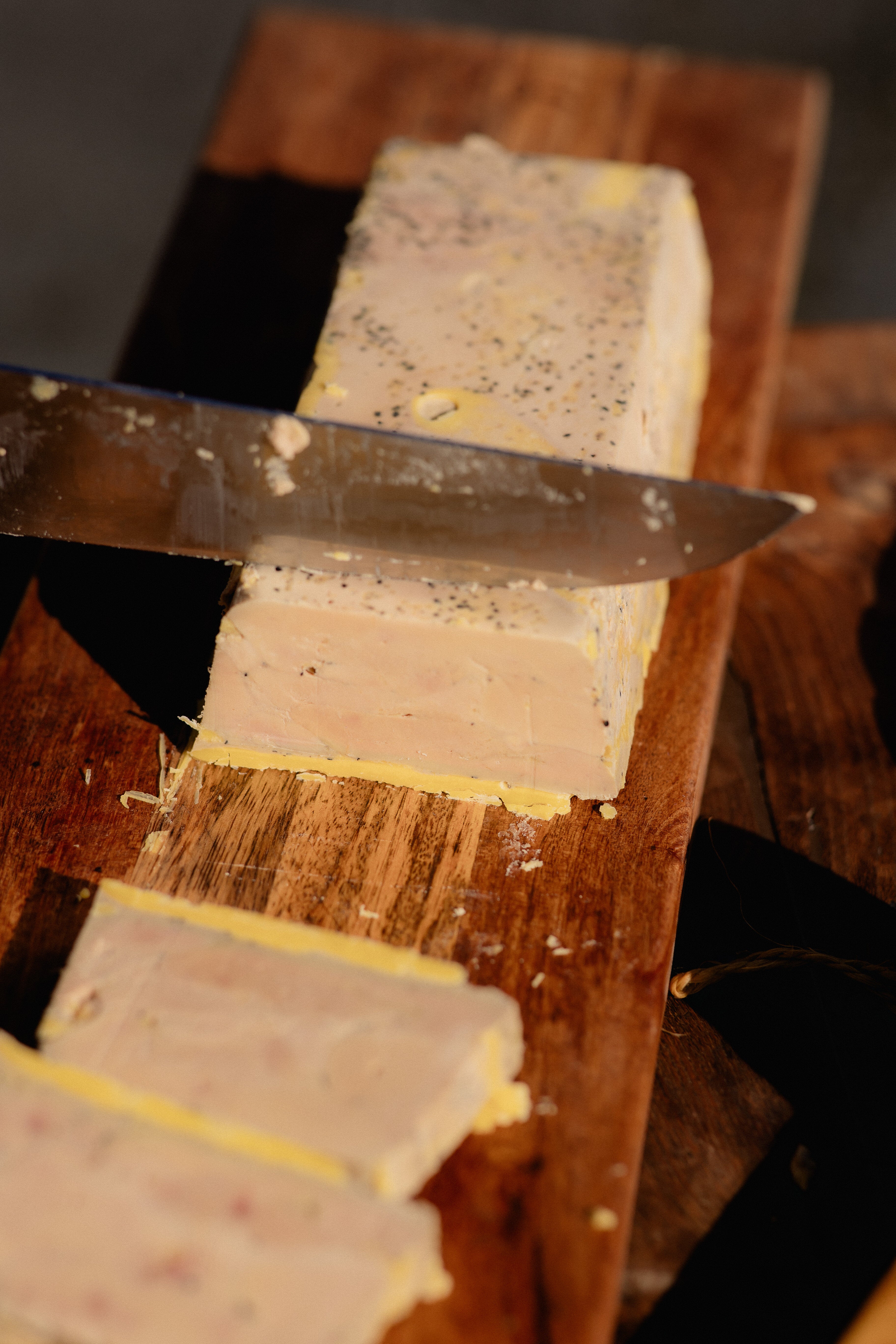 Foie Gras de Canard Entier Mi-Cuit en Terrine Tranchés (50g)